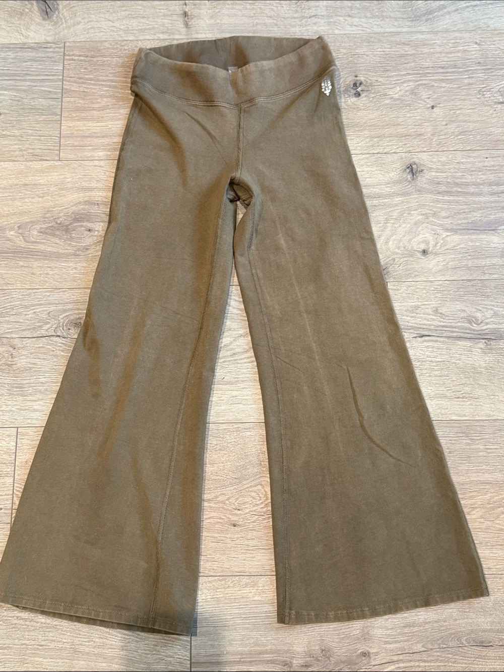 FREE PEOPLE Movement Wide Leg Capri Yoga Workout Leggings XS Athleisure Boho